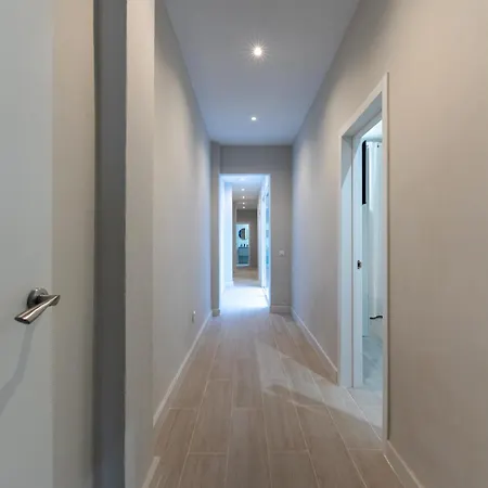 Prázdninový dům House Near The With Rooftop And Bbq