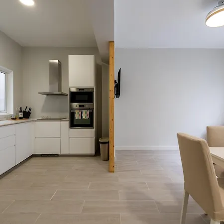 House Near The With Rooftop And Bbq