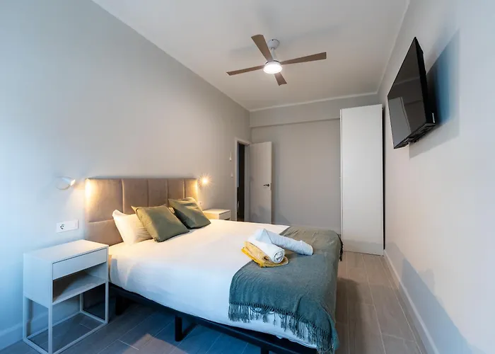 House Near The With Rooftop And Bbq Vakantiehuis