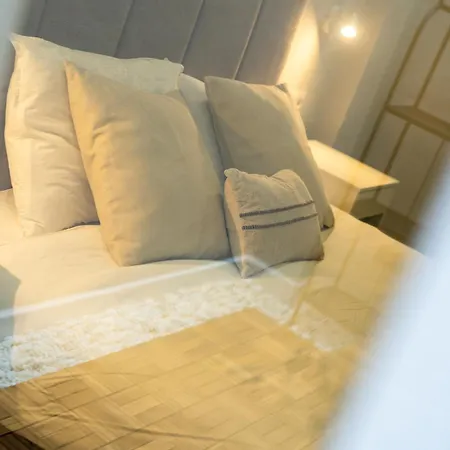 Σπίτι διακοπών House Near The With Rooftop And Bbq