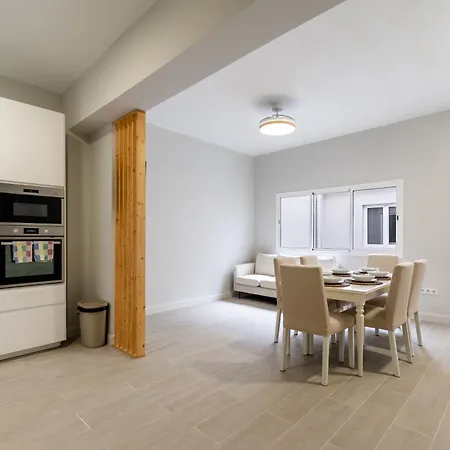 Σπίτι διακοπών House Near The With Rooftop And Bbq *