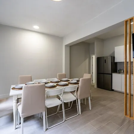 Σπίτι διακοπών House Near The With Rooftop And Bbq *