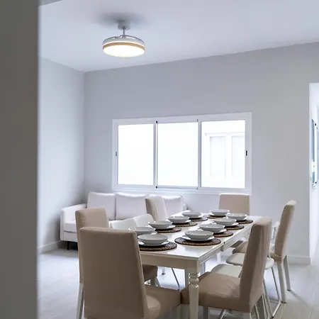 Semesterbostad House Near The With Rooftop And Bbq Las Palmas de Gran Canaria