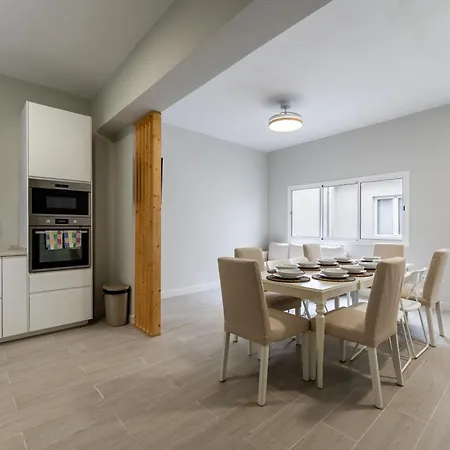 House Near The With Rooftop And Bbq