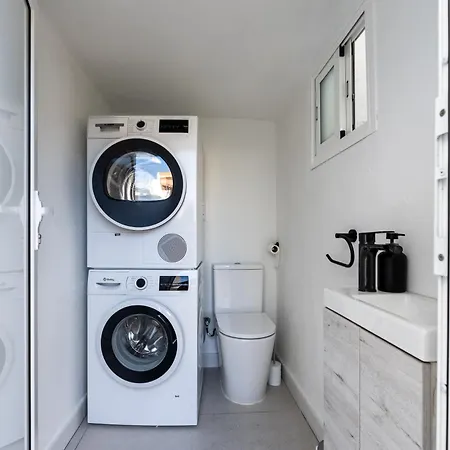 Σπίτι διακοπών House Near The With Rooftop And Bbq *