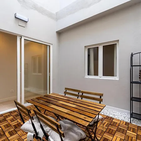 Σπίτι διακοπών House Near The With Rooftop And Bbq