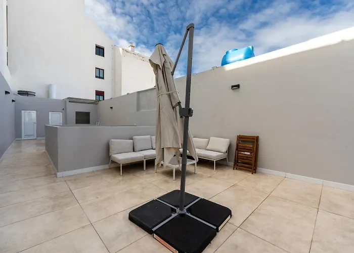 House Near The With Rooftop And Bbq *