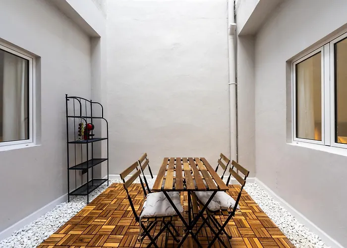 House Near The With Rooftop And Bbq *